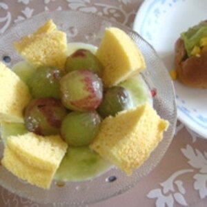 お菓子とヨーグルトとフルーツ